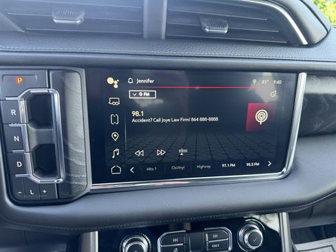 Used 2022 GMC Yukon XL Denali image 28