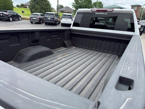 Used 2025 Chevrolet Silverado 2500 LT w/ Convenience Package AWD/4WD image 16