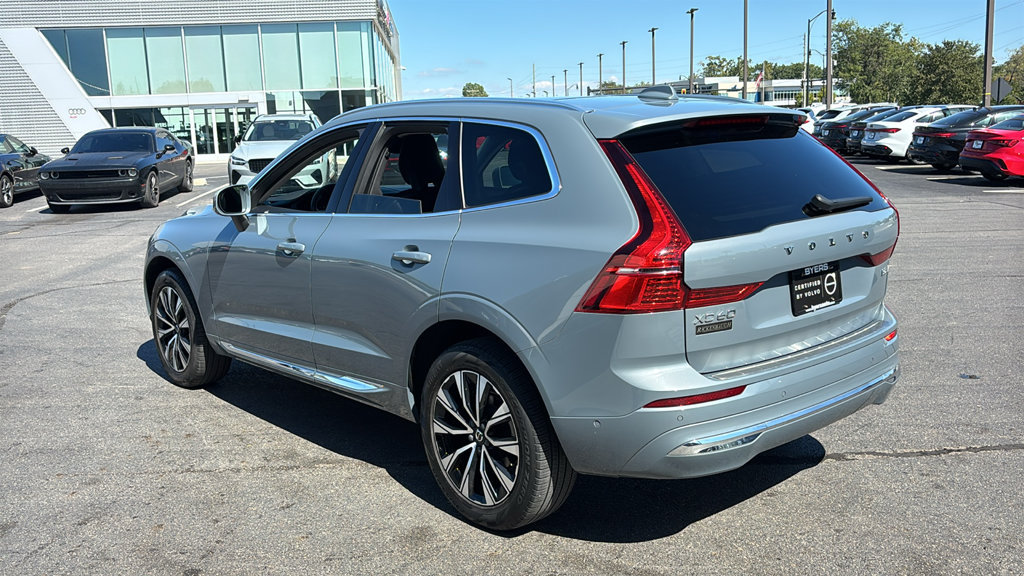 Used 2023 Volvo XC60 B5 Plus AWD/4WD image 4