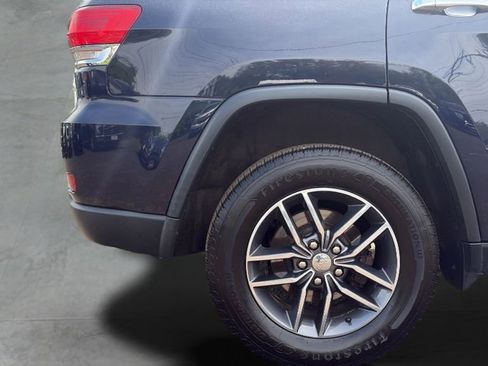 Used 2017 Jeep Grand Cherokee Limited AWD/4WD image 30
