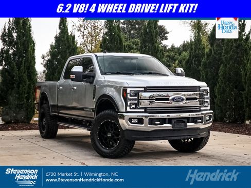 Used 2019 Ford F250 Lariat w/ Chrome Package image 1