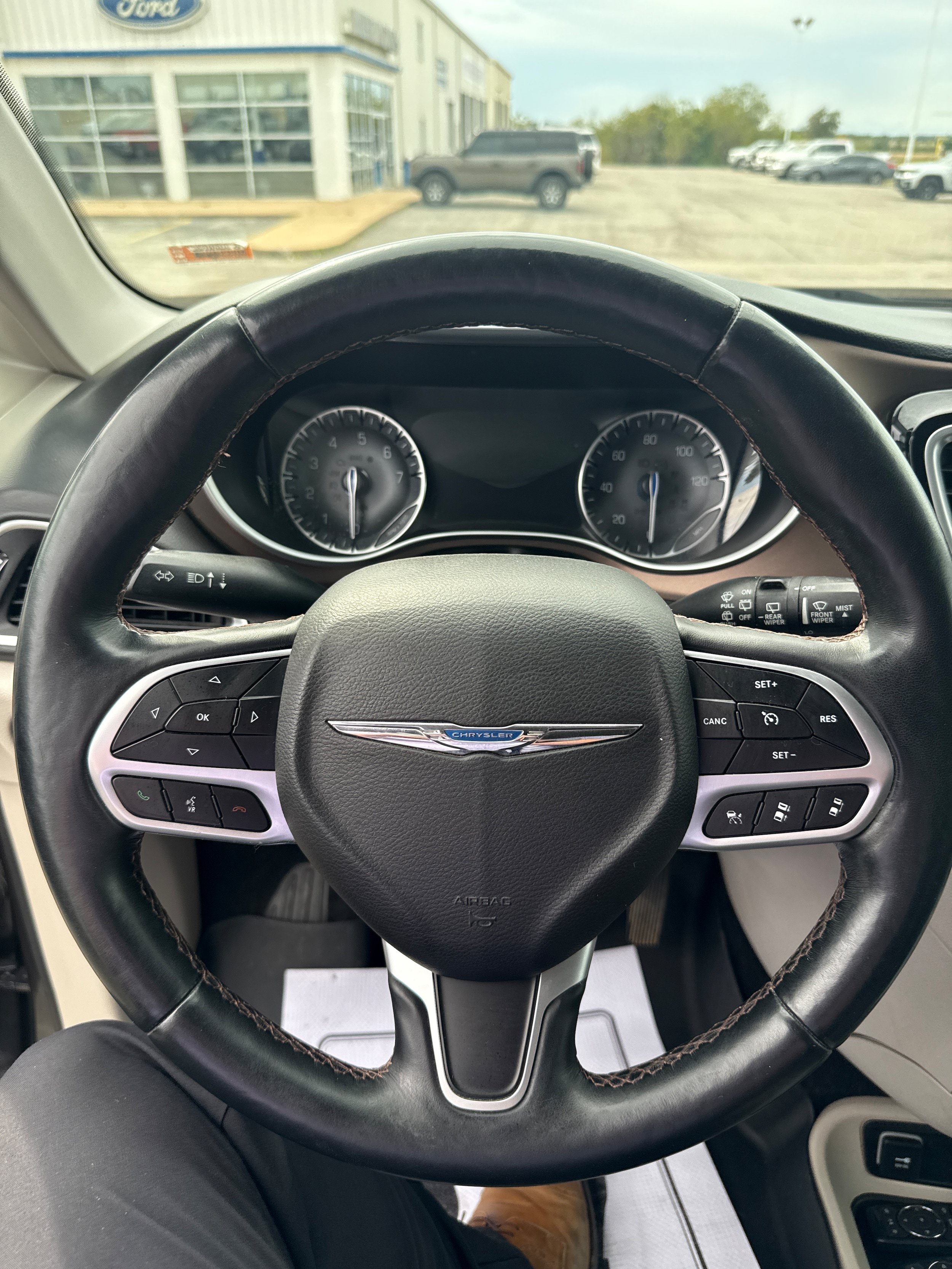 Used 2018 Chrysler Pacifica Touring-L Plus w/ Advanced Safetytec Group FWD image 5