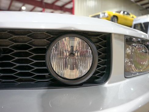 Used 2005 Ford Mustang GT Premium image 34