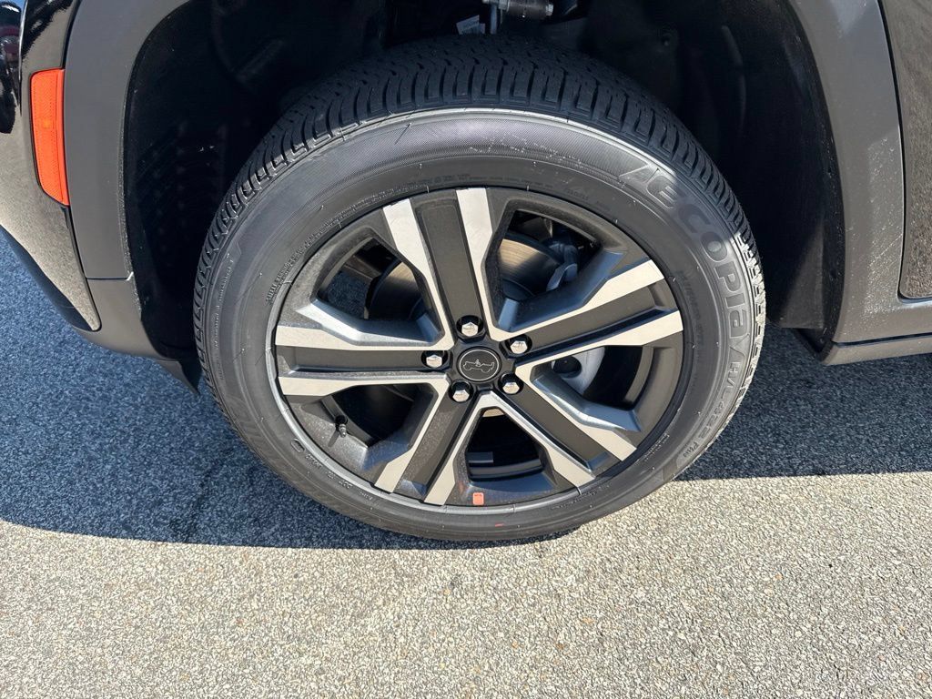 New 2027 Jeep Grand Cherokee Limited AWD/4WD image 9