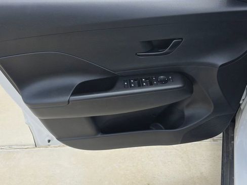 Used 2025 Hyundai Kona SEL FWD image 22