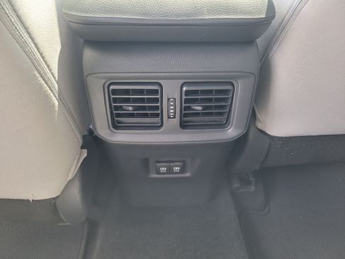 Used 2019 Toyota RAV4 XLE w/ Convenience Package FWD image 17
