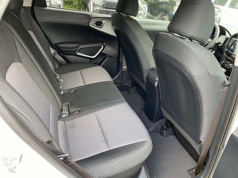 Used 2023 Kia Soul LX FWD image 19