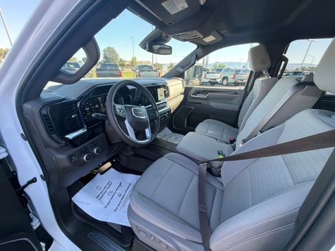 Used 2025 GMC Sierra 2500 SLE w/ SLE Value Package; AWD/4WD image 15