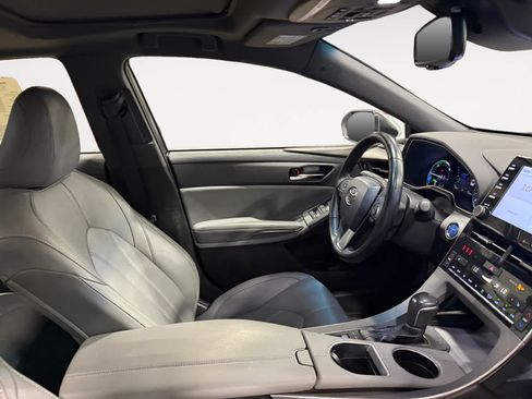 Used 2020 Toyota Avalon XLE w/ Moonroof Package FWD image 16