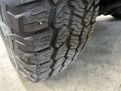 Used 2010 Nissan Xterra Off-Road AWD/4WD image 12