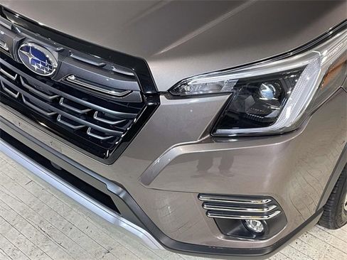 Used 2023 Subaru Forester Touring image 4
