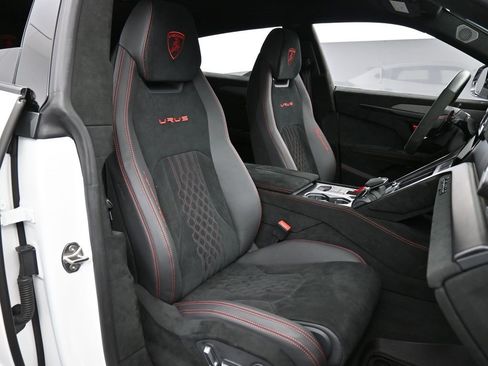 Used 2023 Lamborghini Urus Performante image 32