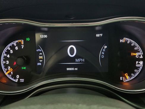 Used 2018 Jeep Grand Cherokee Limited AWD/4WD image 13