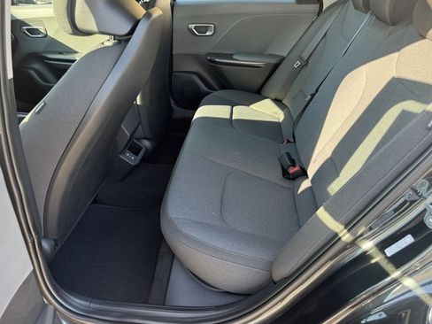 Used 2025 Kia K4 LX image 10