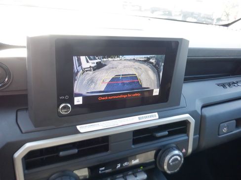 Used 2024 Toyota Tacoma SR image 17