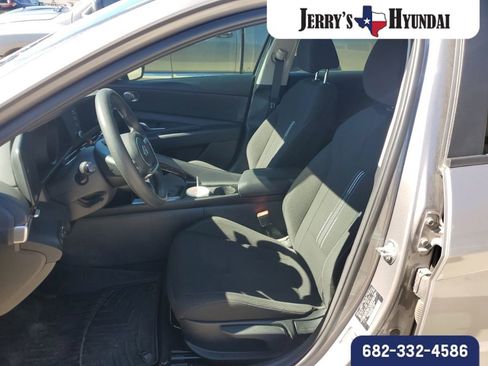 Used 2023 Hyundai Elantra Blue image 12