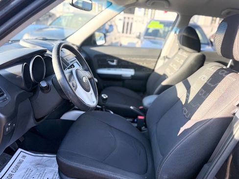 Used 2012 Kia Soul + image 10