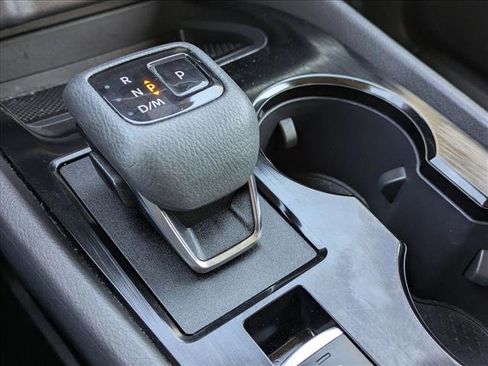 Used 2022 Nissan Rogue SV image 12