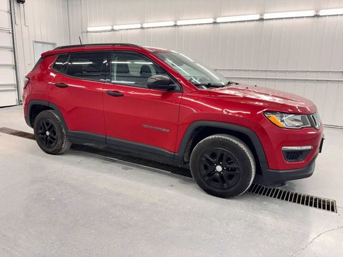 Used 2018 Jeep Compass Sport w/ Cold Weather Group FWD image 12