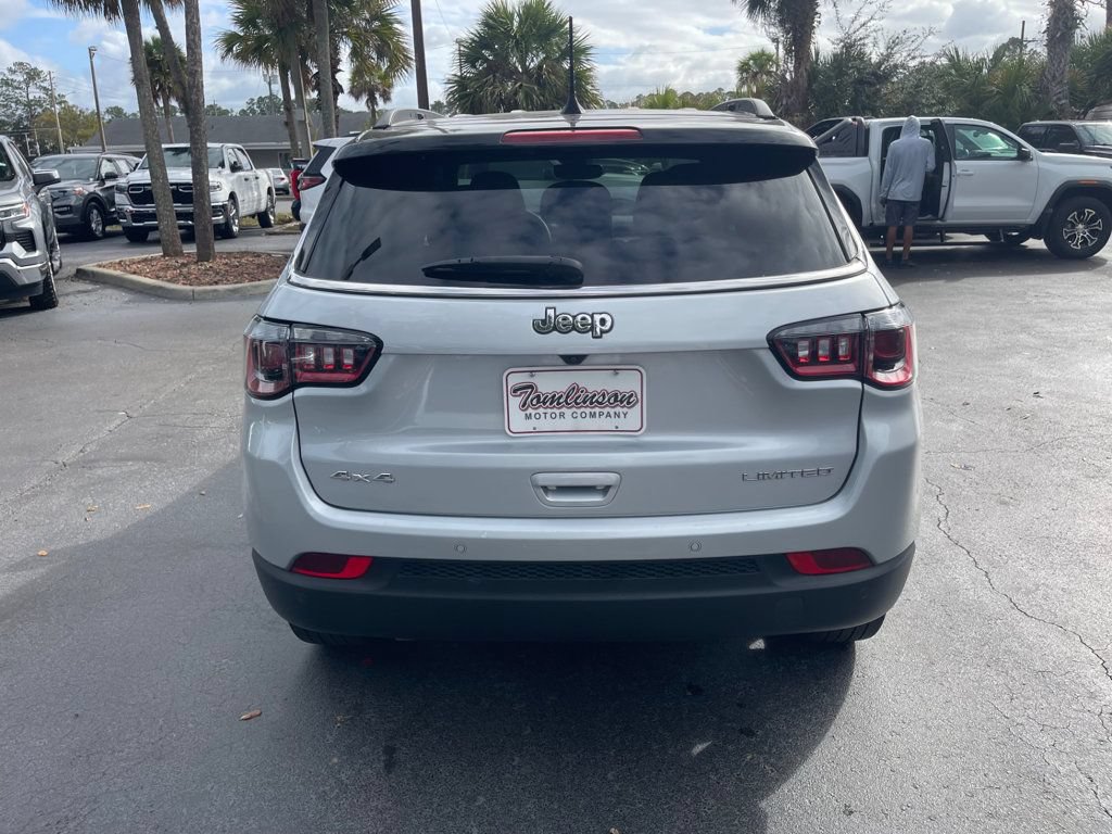 Used 2025 Jeep Compass Limited AWD/4WD image 4