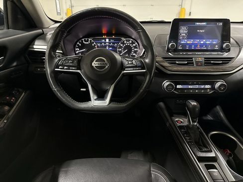 Used 2022 Nissan Altima 2.5 Platinum AWD/4WD image 11