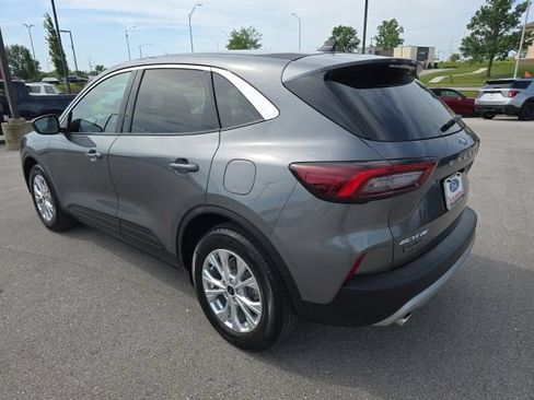 Used 2023 Ford Escape Active FWD image 3