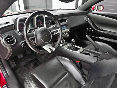Used 2010 Chevrolet Camaro SS image 5