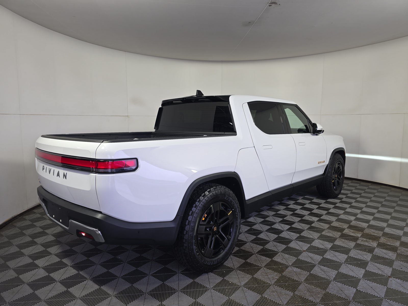 Used 2023 Rivian R1T Adventure Quad AWD/4WD image 5
