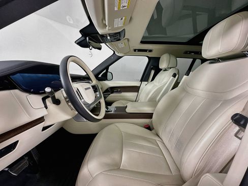 Used 2025 Land Rover Range Rover SE AWD/4WD image 23