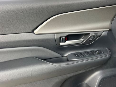 New 2026 Toyota Grand Highlander AWD Hybrid image 12