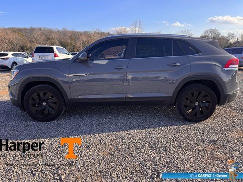 Used 2024 Volkswagen Atlas Cross Sport SE image 2