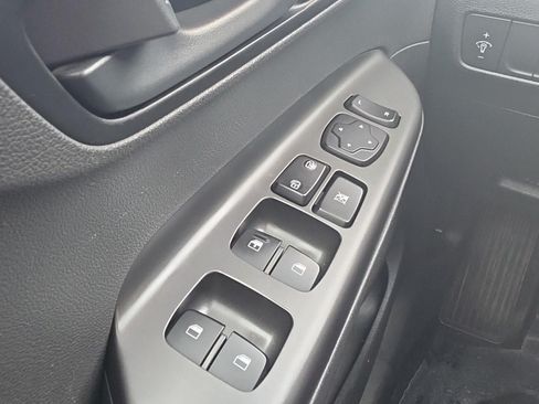 Used 2020 Hyundai Kona SE FWD image 24