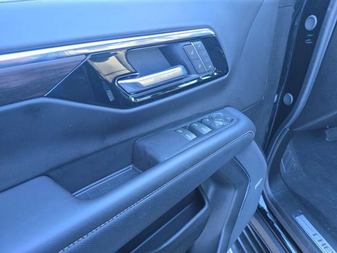 Used 2025 Chevrolet Tahoe Premier image 11