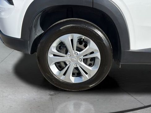 Certified 2024 Chevrolet Trax LS w/ Driver Confidence Package image 28