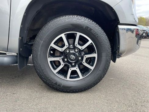 Used 2016 Toyota Tundra SR5 w/ TRD Off Road Package AWD/4WD image 33