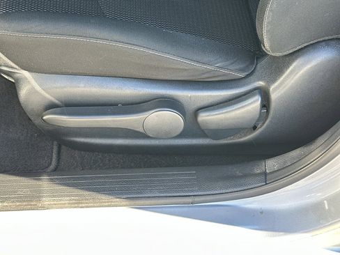 Used 2018 Nissan Sentra S image 24