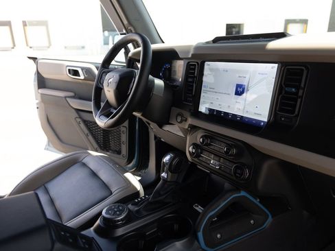 Used 2023 Ford Bronco Wildtrak AWD/4WD image 25