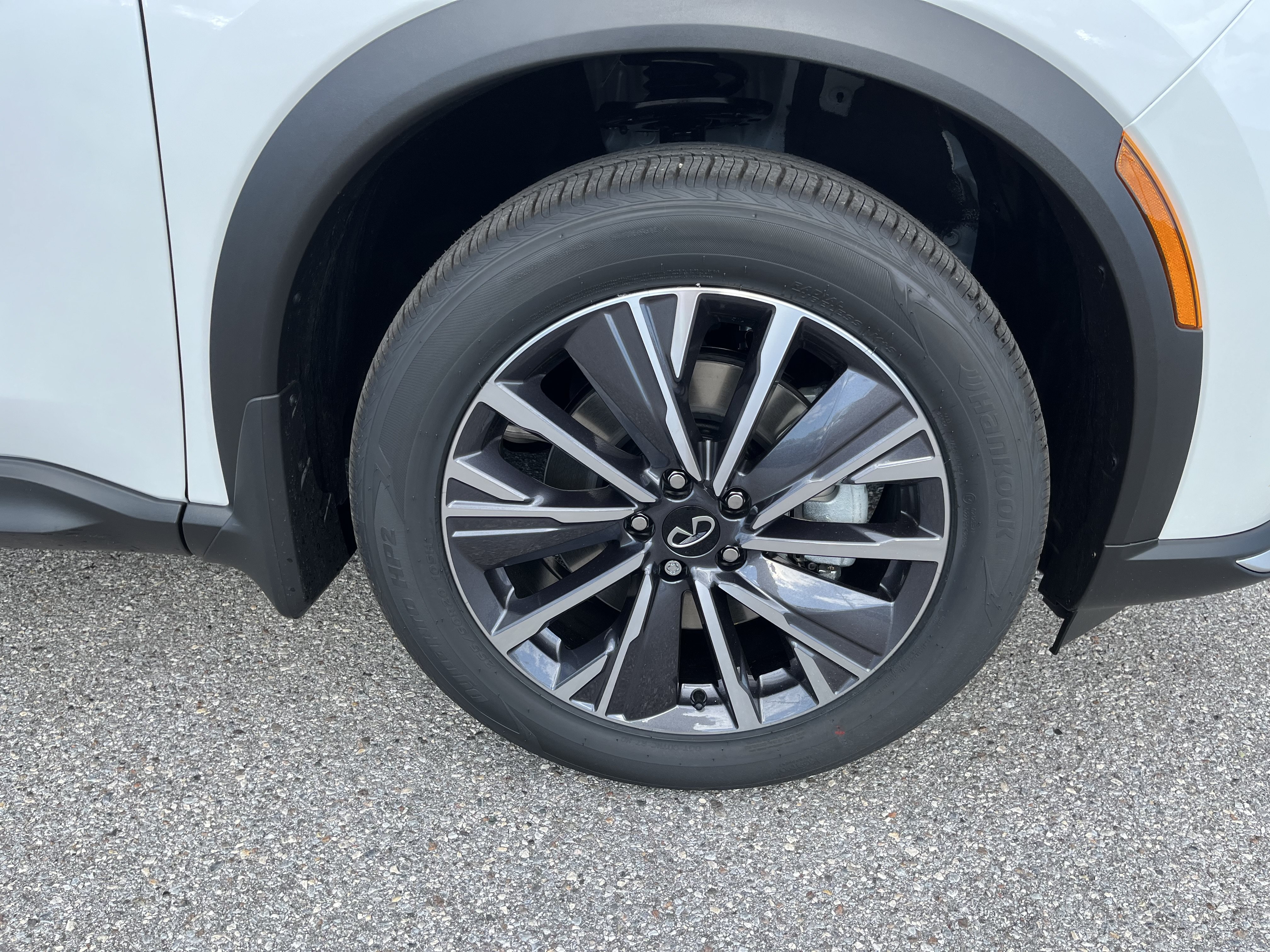 New 2027 INFINITI QX60 Luxe w/ Cargo Package FWD image 10