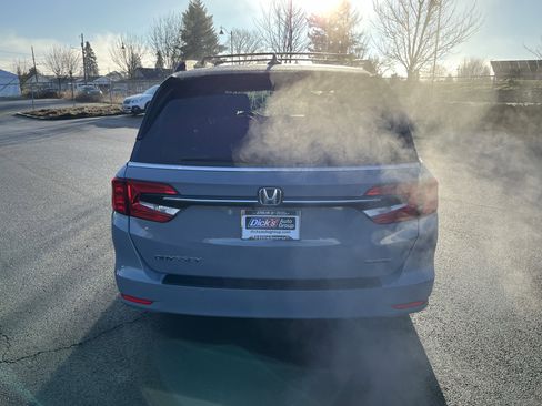 Used 2023 Honda Odyssey Touring image 4