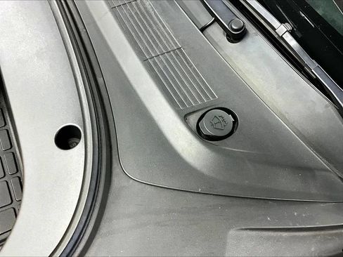 Used 2023 Tesla Model 3 Standard Range RWD image 34