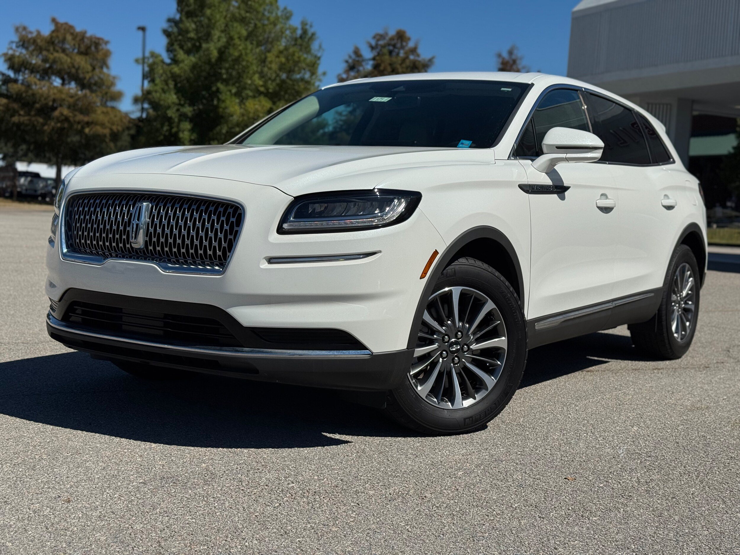 Used 2023 Lincoln Nautilus FWD image 5