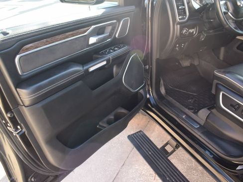 Used 2019 RAM 1500 Laramie RWD image 9