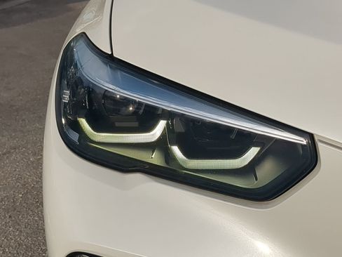 Used 2021 BMW X5 M50i w/ Premium Package image 10