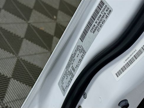 Used 2025 Jeep Compass Limited image 12