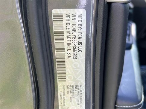 Used 2023 Jeep Grand Cherokee 4WD 4xe image 18