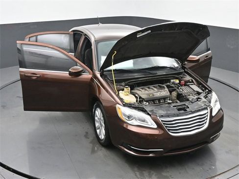 Used 2012 Chrysler 200 Touring image 61