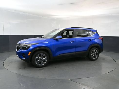 Certified 2024 Kia Seltos S FWD image 2