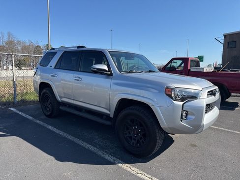 Used 2023 Toyota 4Runner SR5 Premium image 2