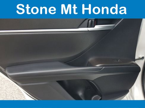 Used 2024 Toyota Camry SE FWD image 11