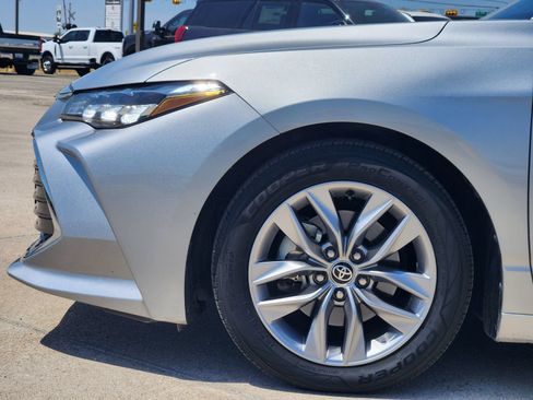 Used 2022 Toyota Avalon XLE FWD image 9